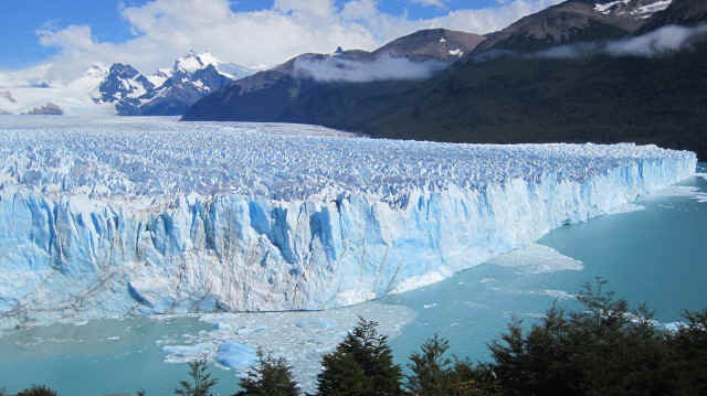 GlaciarPeritoMoreno_2.jpg (98337 bytes)