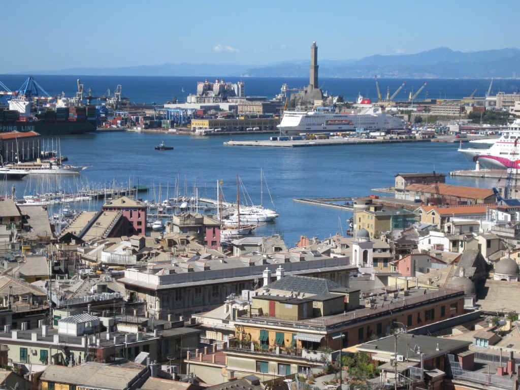 View from my nostel Genova.JPG (282231 bytes)